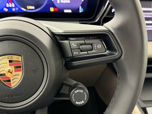 New 2025 Porsche Macan Electric image 24