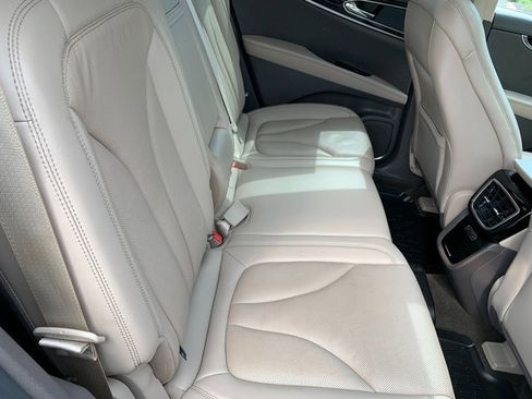 Certified 2022 Lincoln Nautilus Reserve AWD/4WD image 18