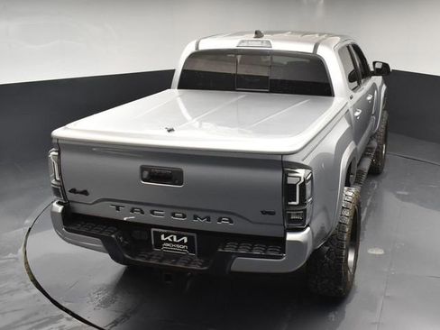Used 2022 Toyota Tacoma SR5 w/ Technology Package image 44