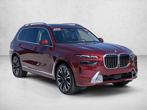 Used 2025 BMW X7 xDrive40i w/ Climate Comfort Package AWD/4WD image 3