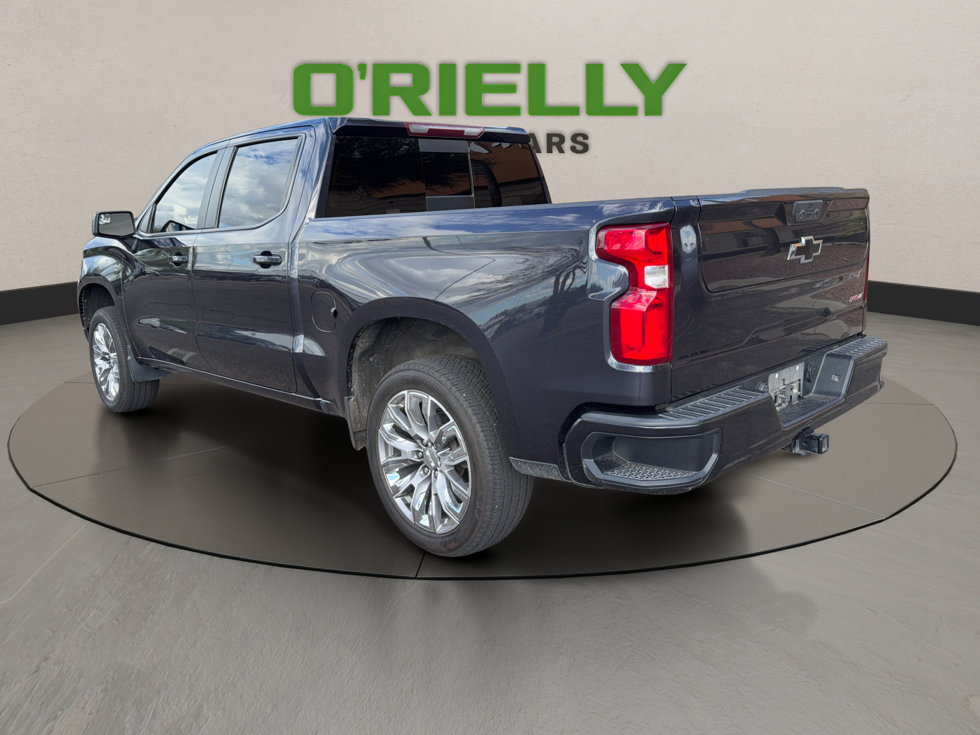 Used 2022 Chevrolet Silverado 1500 RST w/ Convenience Package II RWD image 3