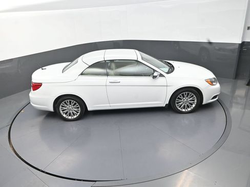 Used 2011 Chrysler 200 Limited FWD image 22