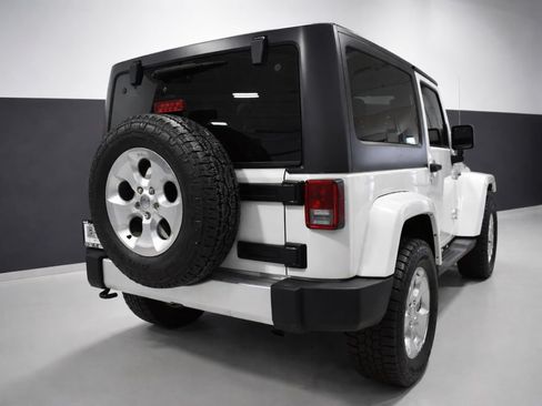 Used 2015 Jeep Wrangler Sahara w/ Connectivity Group AWD/4WD image 8