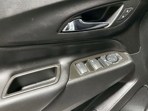 Used 2023 Chevrolet Equinox LT FWD image 20