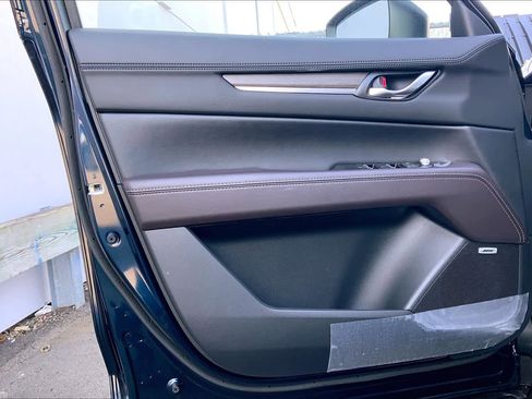 New 2025 MAZDA CX-5 Signature image 11