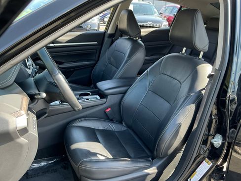 Used 2022 Nissan Altima 2.5 Platinum AWD/4WD image 18