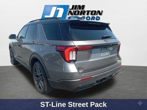 Used 2025 Ford Explorer ST-Line w/ Premium Package AWD/4WD image 7
