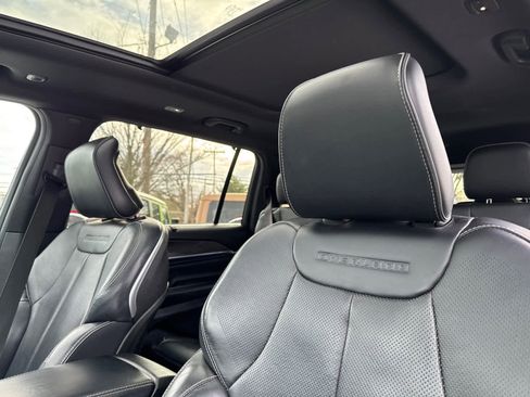 Used 2021 Jeep Grand Cherokee L Overland w/ Luxury Tech Group IV image 15