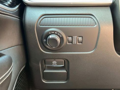New 2026 Jeep Grand Wagoneer Limited AWD/4WD image 38