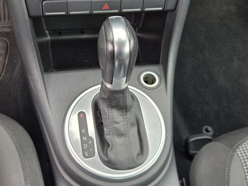 Used 2018 Volkswagen Beetle 2.0T S image 11