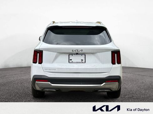 Used 2025 Kia Sorento S FWD image 6