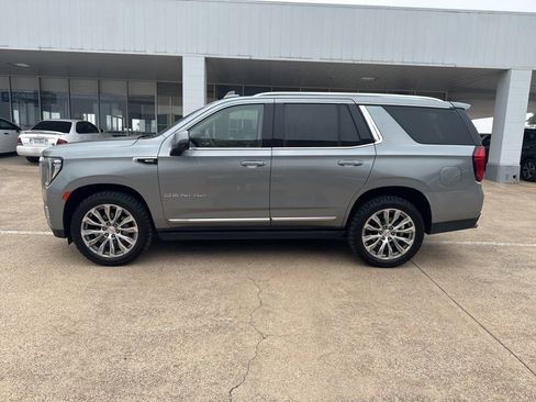 Used 2023 GMC Yukon Denali w/ Max Trailering Package image 2