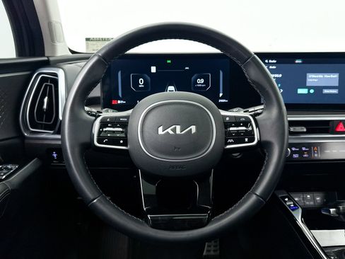 Certified 2025 Kia Sorento SX FWD image 7