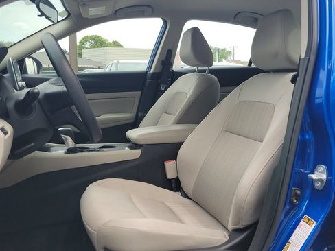 Used 2025 Nissan Altima 2.5 SV FWD image 19