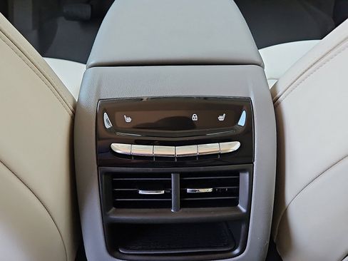 Certified 2022 Cadillac XT5 Premium Luxury w/ Technology Package image 8