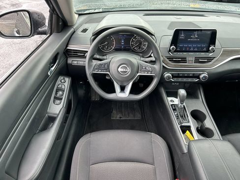 Used 2025 Nissan Altima 2.5 SV FWD image 26