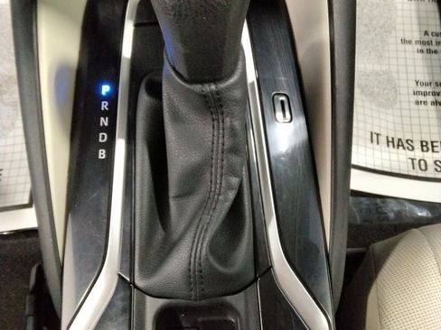 Used 2020 Toyota Corolla LE image 17