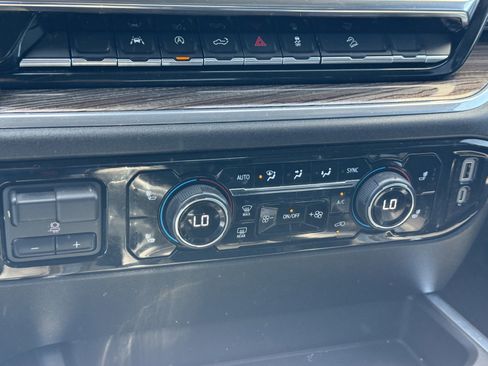 Used 2025 Chevrolet Silverado 1500 LT AWD/4WD image 18