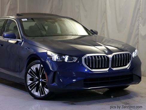 Used 2026 BMW 540i xDrive AWD/4WD image 2