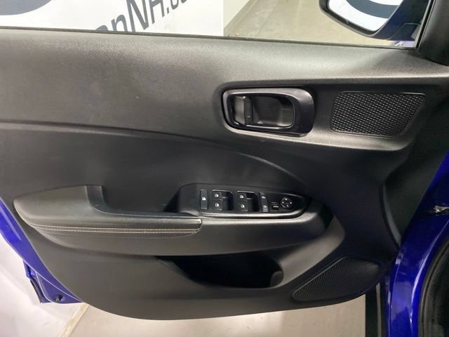 Used 2022 Hyundai Venue Limited FWD image 8