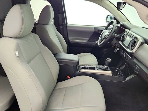 Used 2018 Toyota Tacoma SR5 RWD image 23