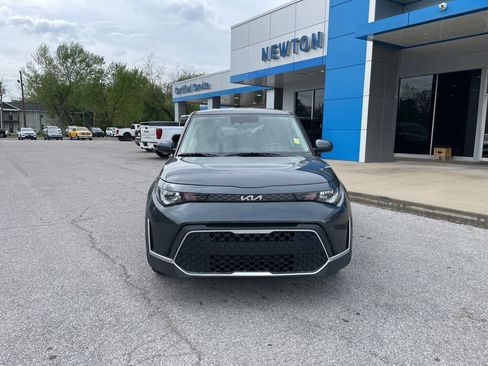 Used 2025 Kia Soul LX w/ LX Technology Package image 3