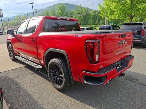 Used 2022 GMC Sierra 1500 Elevation w/ X31 Off-Road Package AWD/4WD image 4