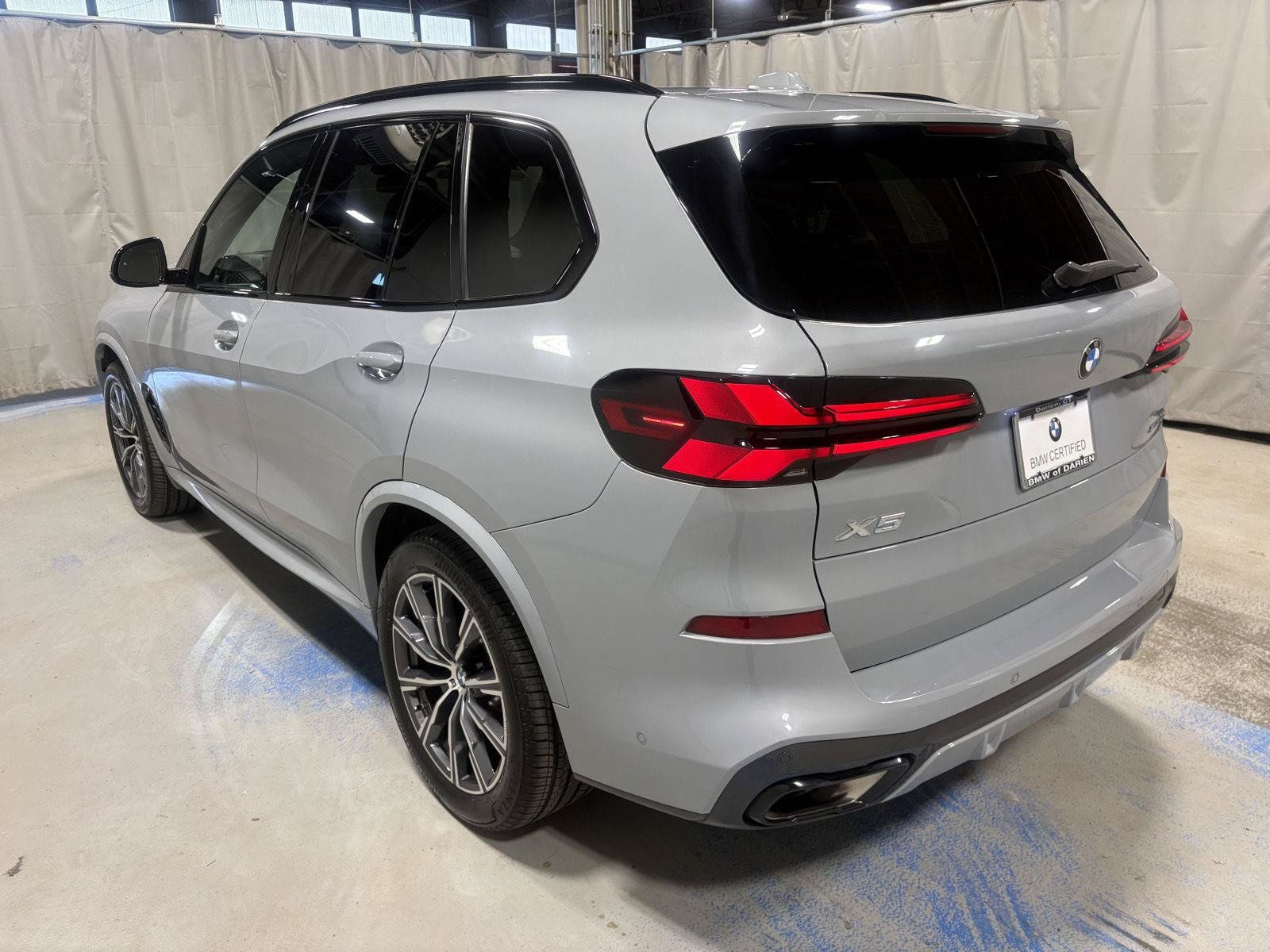Used 2024 BMW X5 xDrive40i w/ M Sport Package AWD/4WD image 31