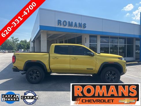 Used 2023 GMC Canyon Elevation w/ Convenience Package image 2