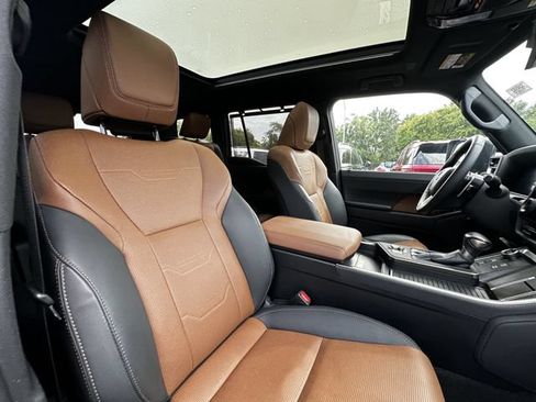 Used 2024 Lexus GX 550 w/ Accessory Package (Z1) AWD/4WD image 34