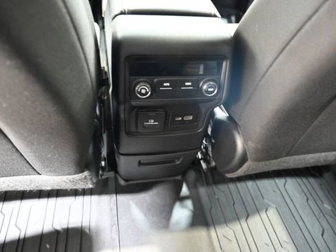 Used 2021 GMC Acadia SLE w/ Driver Convenience Package FWD image 26