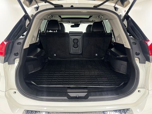 Used 2018 Nissan Rogue SL w/ Premium Package image 37