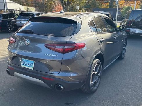 Used 2018 Alfa Romeo Stelvio Ti Sport image 2