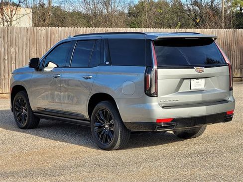 Used 2024 Cadillac Escalade Sport Platinum image 6