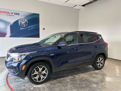 Used 2022 Kia Seltos EX image 3