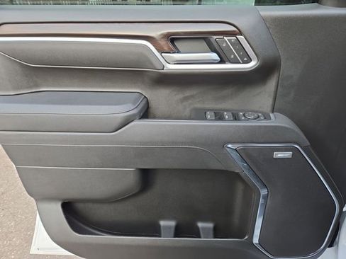 Used 2026 GMC Sierra 1500 SLT image 14