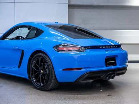 Certified 2024 Porsche 718 Cayman w/ Premium Package RWD image 25