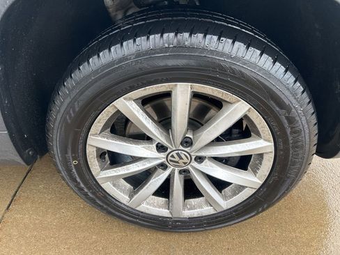 Used 2017 Volkswagen Tiguan Wolfsburg Edition image 10