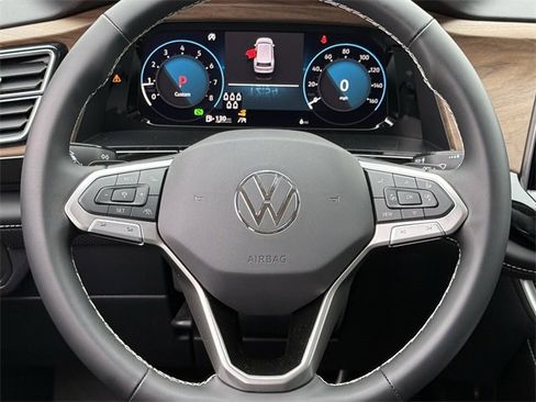 New 2026 Volkswagen Atlas SE image 10