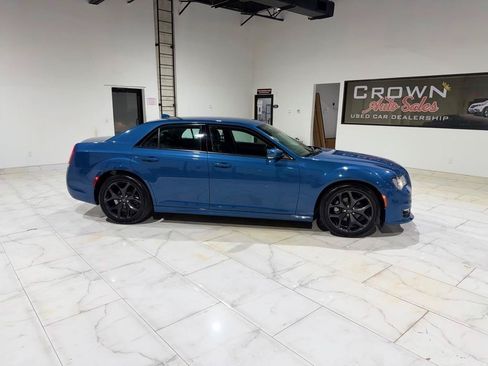 Used 2021 Chrysler 300 Touring L RWD image 7