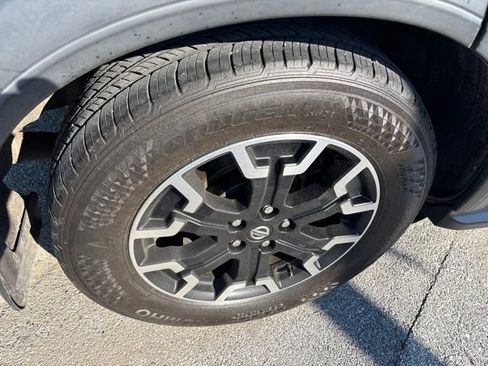 Used 2020 Nissan Pathfinder SL AWD/4WD image 3
