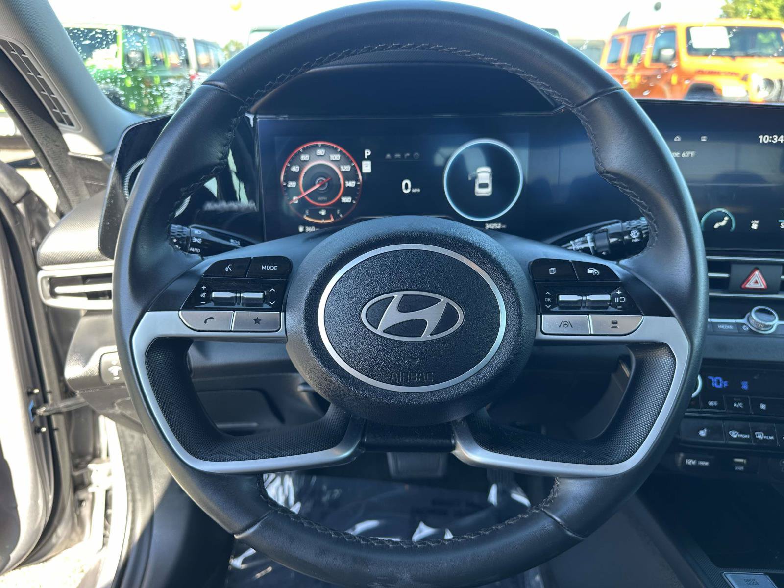 Used 2025 Hyundai Elantra SEL FWD image 17