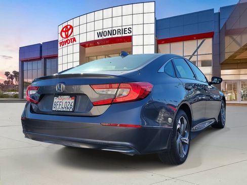 Used 2018 Honda Accord EX image 4