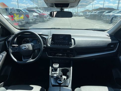Used 2025 Nissan Rogue SV AWD/4WD image 15