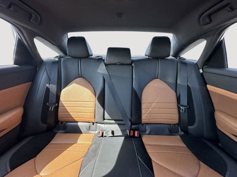 Used 2022 Toyota Avalon Touring w/ Advanced Safety Package image 13