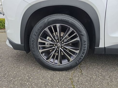 Used 2024 Toyota Grand Highlander MAX Platinum image 40
