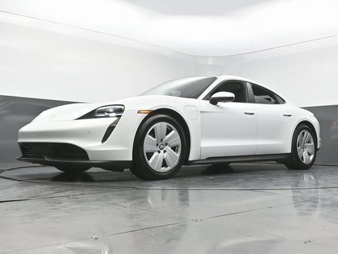 Used 2022 Porsche Taycan image 51