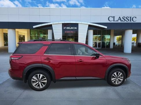 Used 2026 Nissan Pathfinder SL FWD image 9
