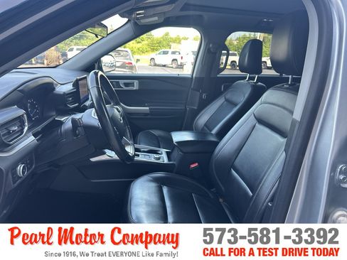 Used 2021 Ford Explorer XLT w/ Equipment Group 202A AWD/4WD image 11