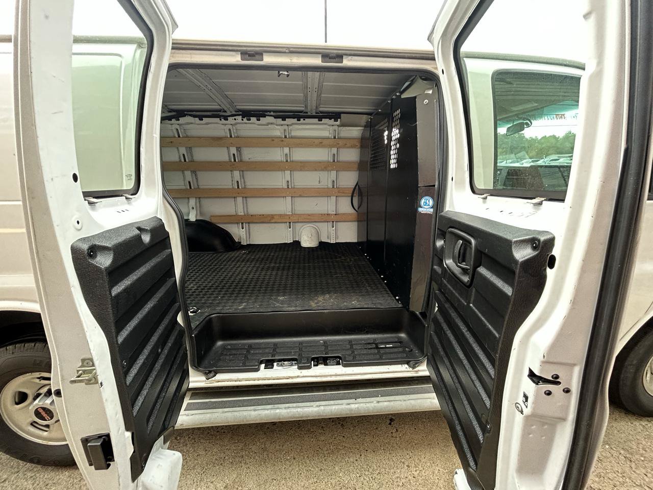 Used 2022 GMC Savana 2500 w/ Driver Convenience Package RWD image 15